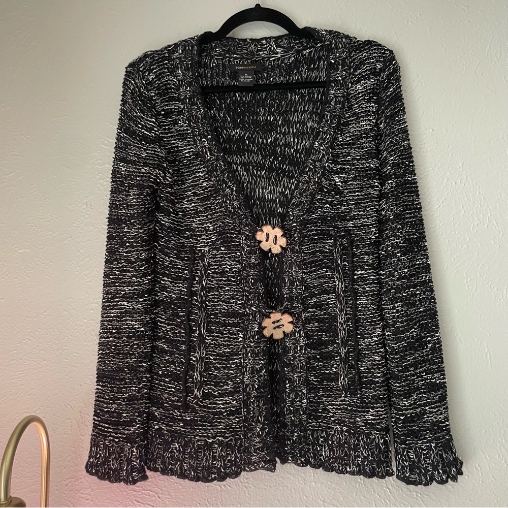 Lightweight Black and White Retro BCBG Cardigan with Wood Floral Flower Beads